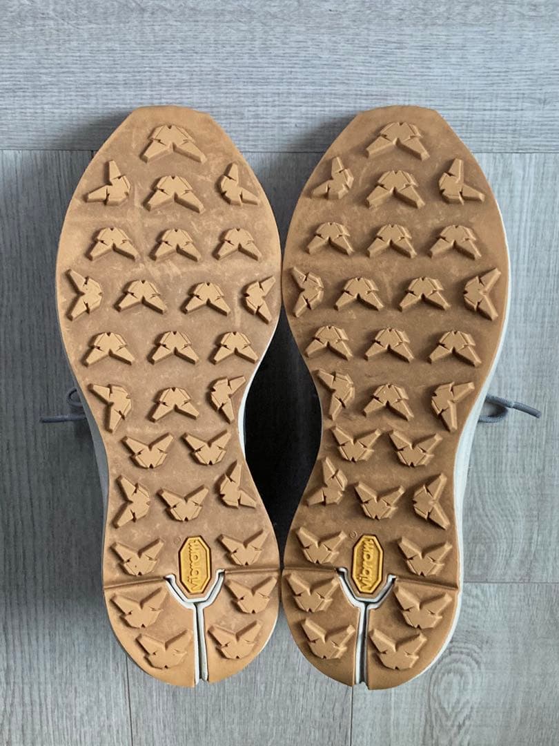 C.QP スエードスニーカー 41 グレー ミッドカット ポルトガル製