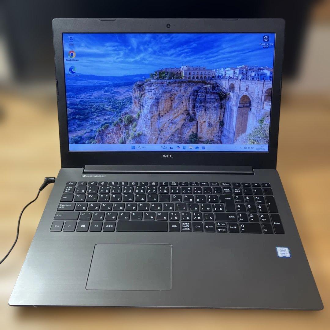 美品　NEC LAVIE NS300/K 第7世代i3
