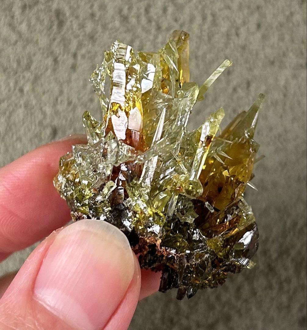 希少色 希少鉱物 ジンカイト 黄緑色結晶 天然石