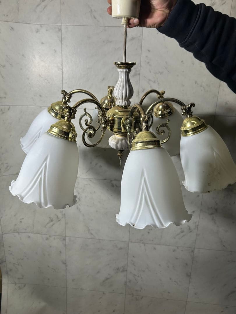 アンティーク・レトロ調のシャンデリア（天井照明）