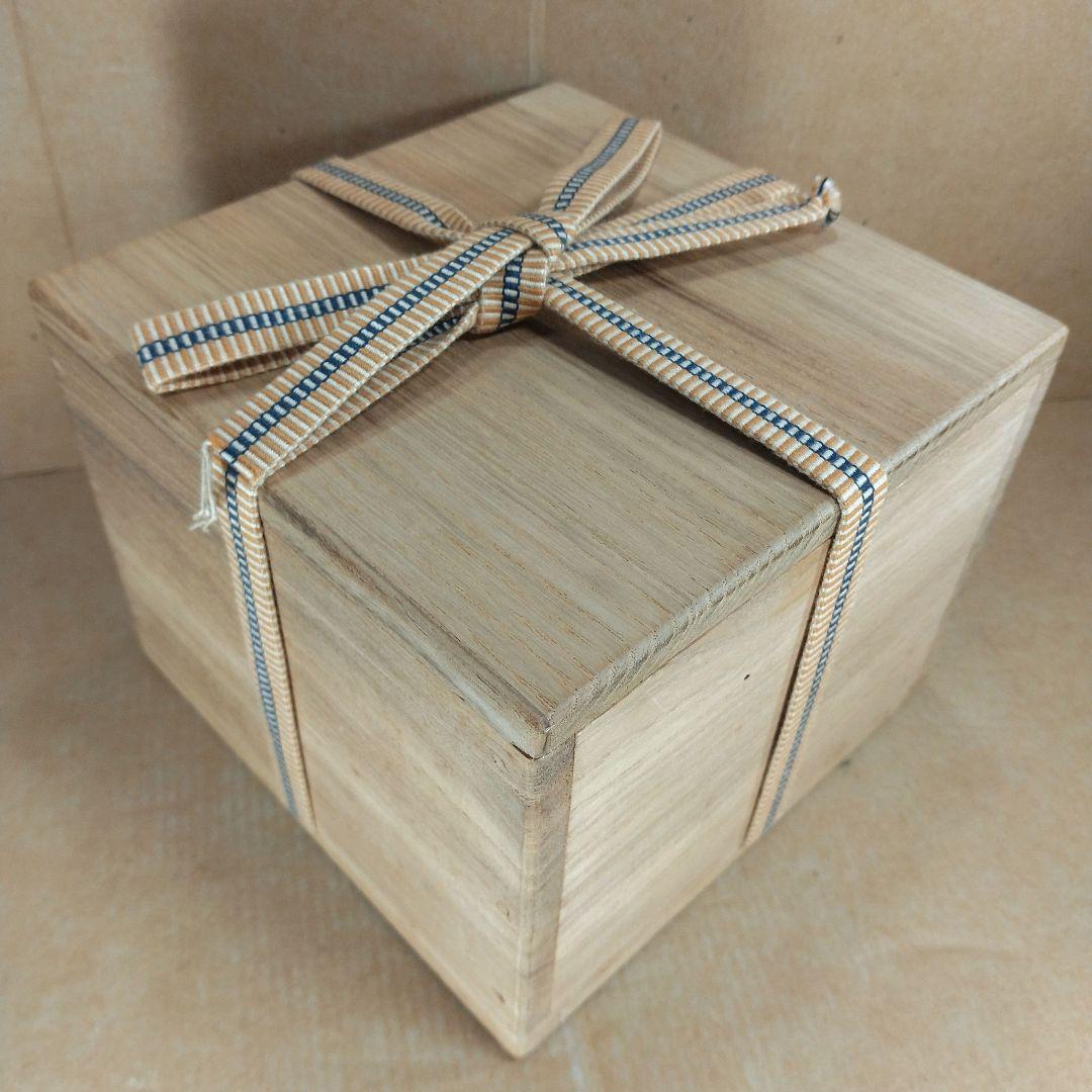 【本物保証】金城次郎 壷屋焼 魚文茶碗 共箱 美品 栞 人間国宝 壺屋焼 マカイ