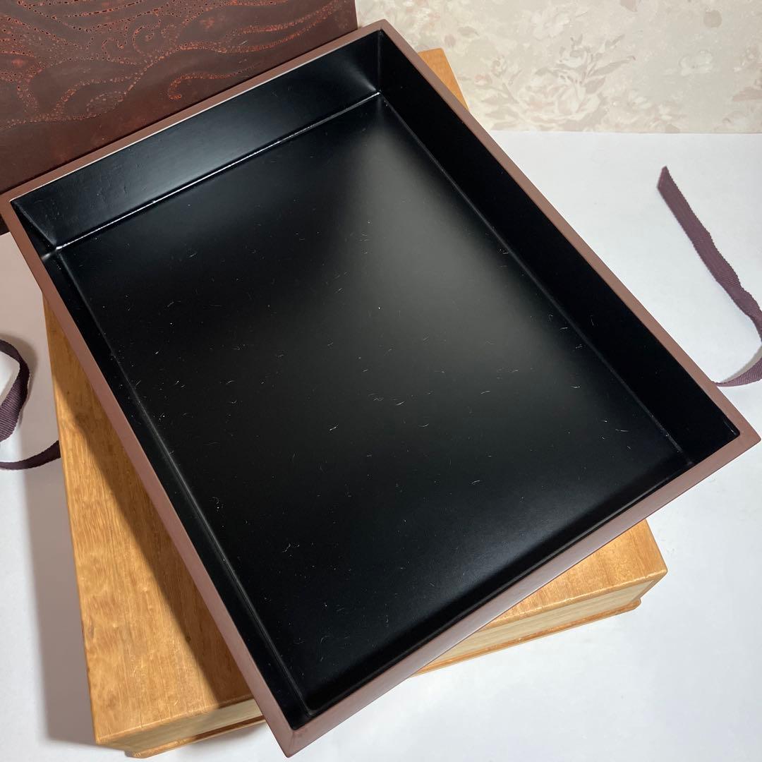 漆芸家「番浦省吾（ばんうらしょうご）」作「宝船」　彩漆筥（いろうるしばこ）