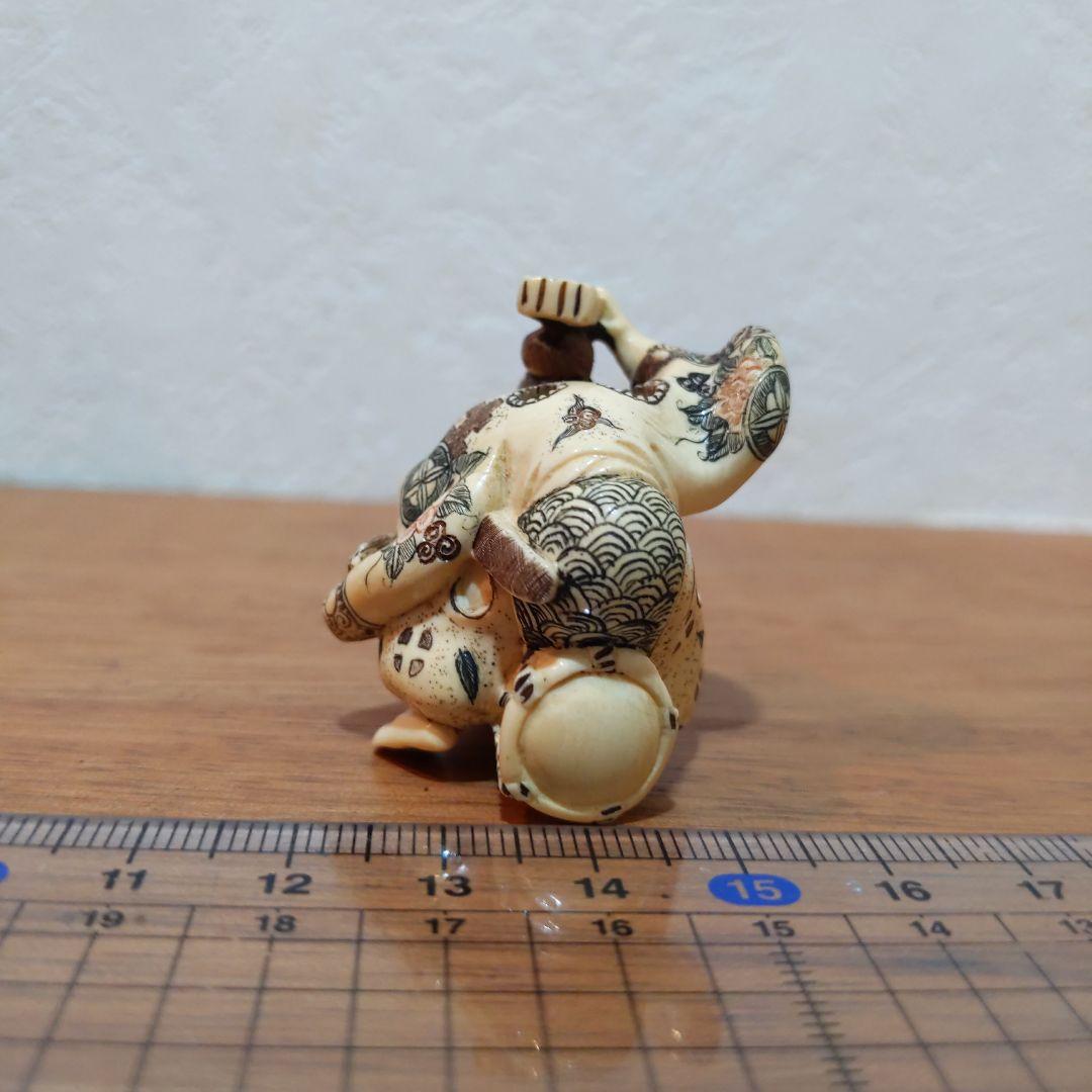 時代提げ物 彩色人物根付 天然素材 在銘【三番叟】高さ約3.9cm 重さ約20ｇ