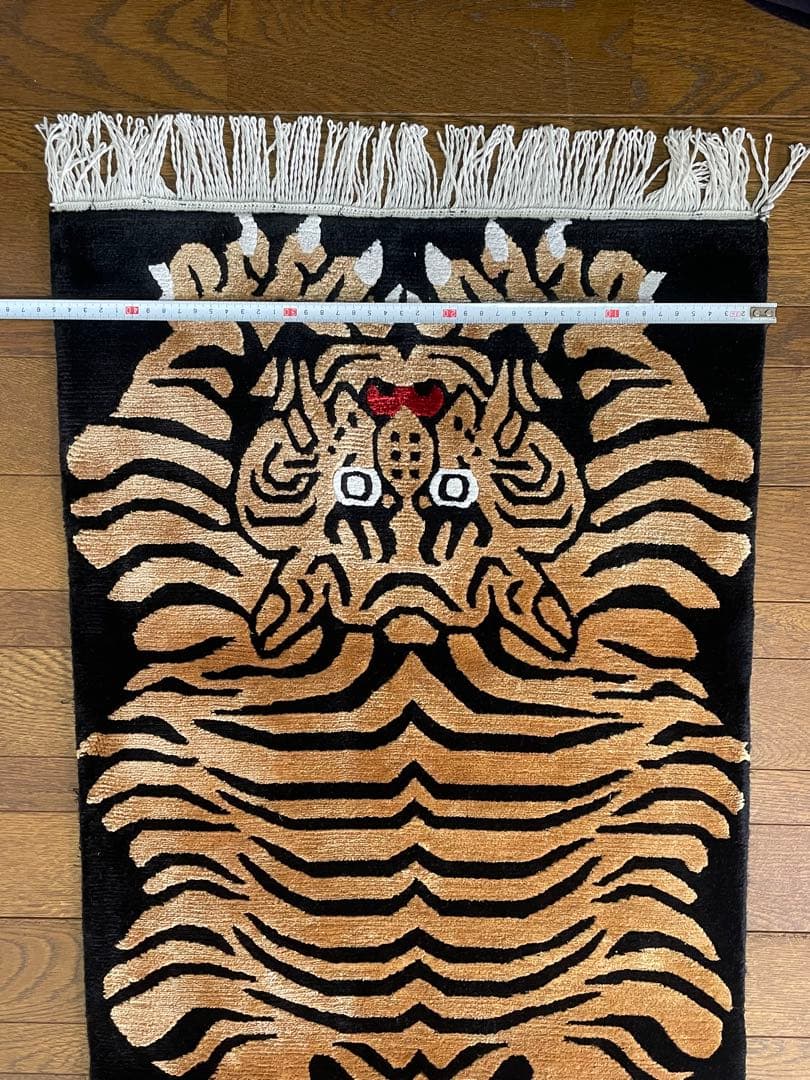 新品 本物 1点物 シルク素材 チベタンタイガーマット チベット絨毯84cm