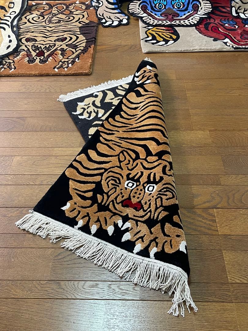 新品 本物 1点物 シルク素材 チベタンタイガーマット チベット絨毯84cm