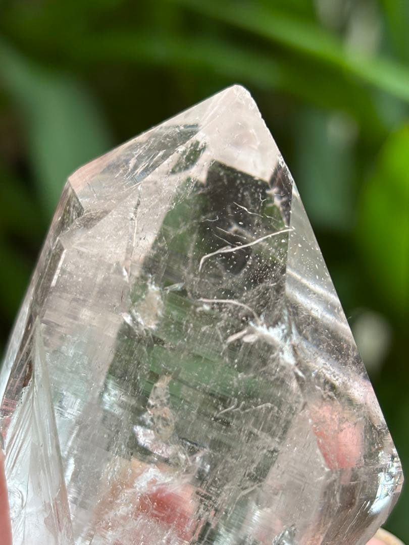 インド　マニハール水晶ポイント134g 水のように氷のように透明　美しい