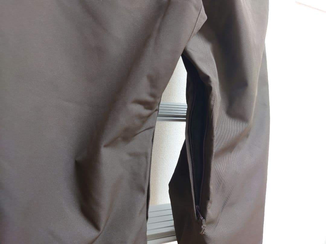 新品未使用　SCAPE M ダークブラウン スノーボードウェア