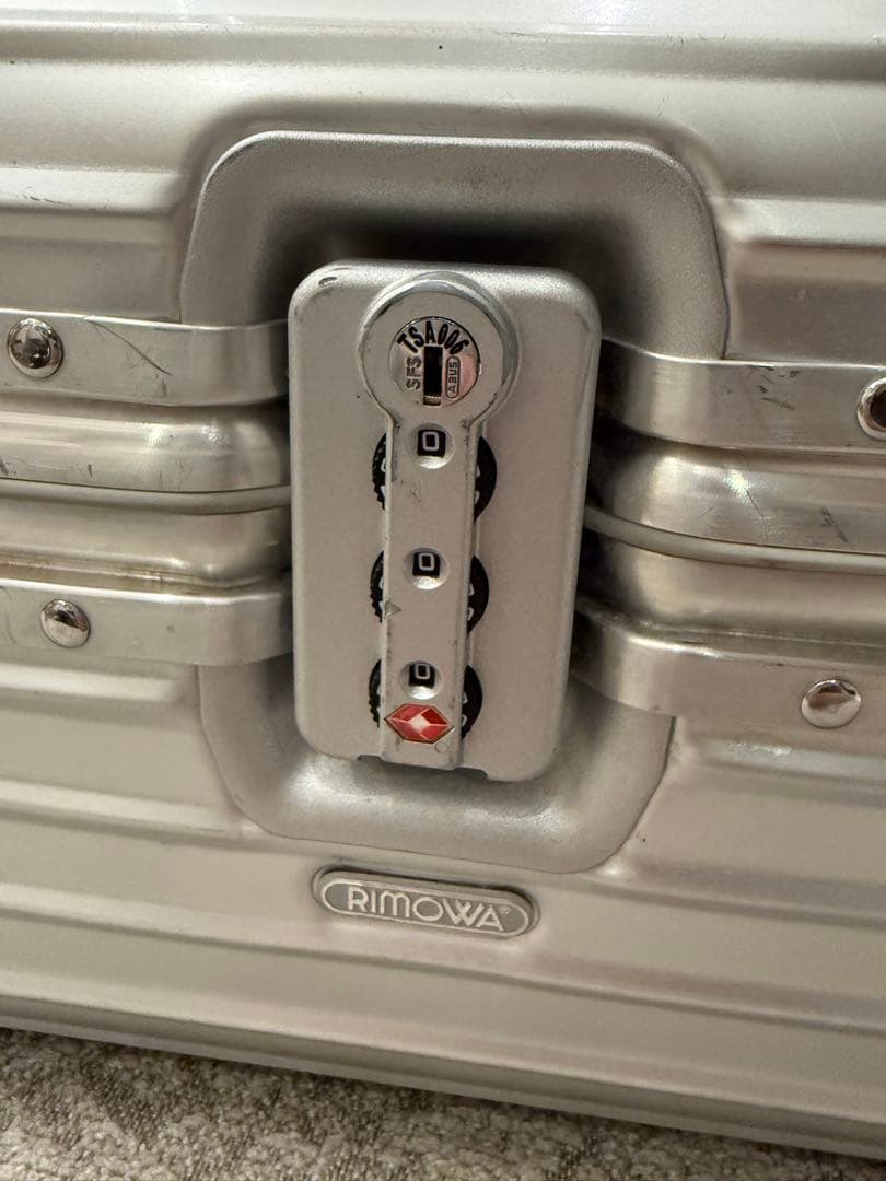 リモワ ビューティケース メイクボックス