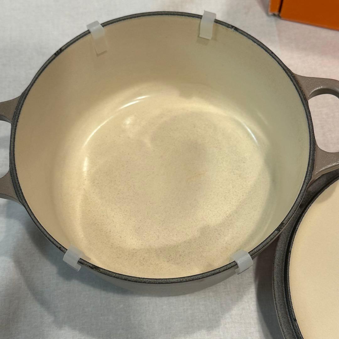 Le Creuset（ル・クルーゼ） ココット 18cm SISAL グレージュ