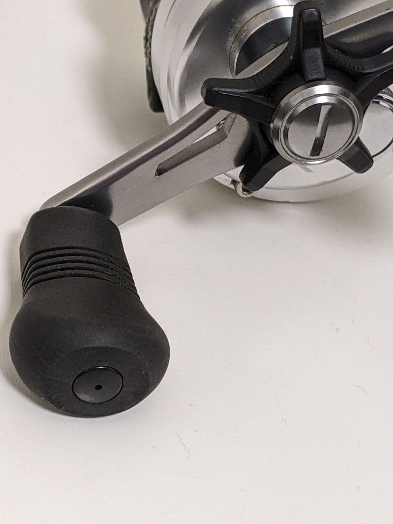 シマノ SHIMANO カルカッタ300