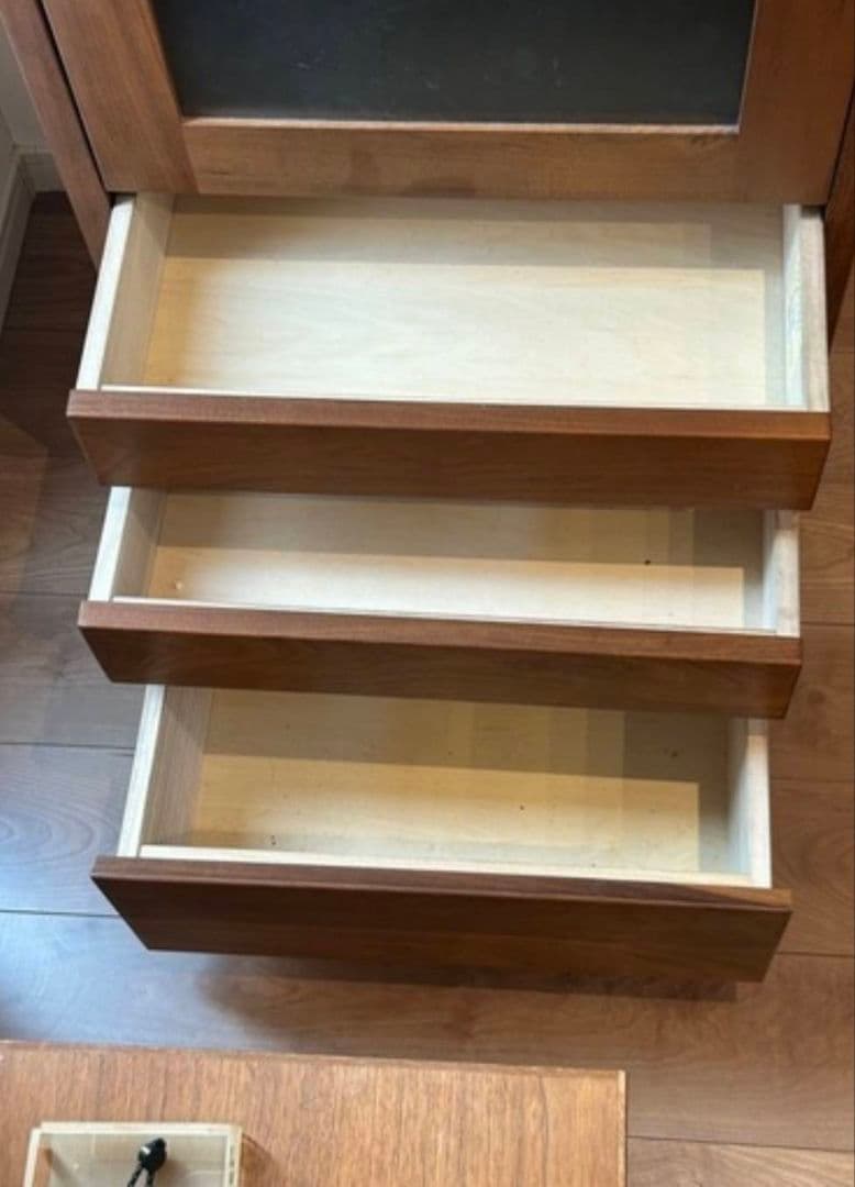 木製キャビネット 3段引き出し付き
