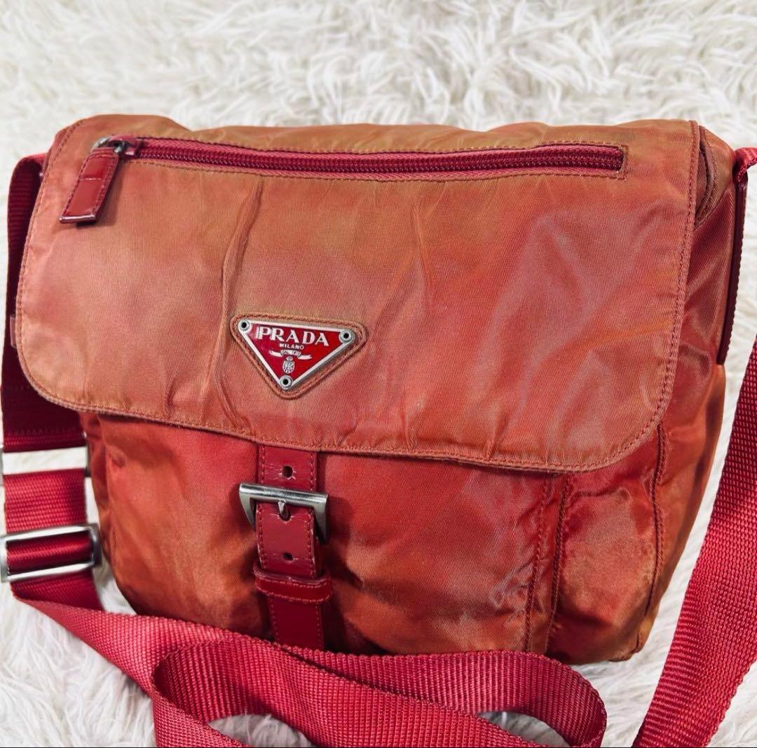 良品　PRADA　プラダ　ショルダーバッグ　ワンショルダーバッグ　赤　男女兼用