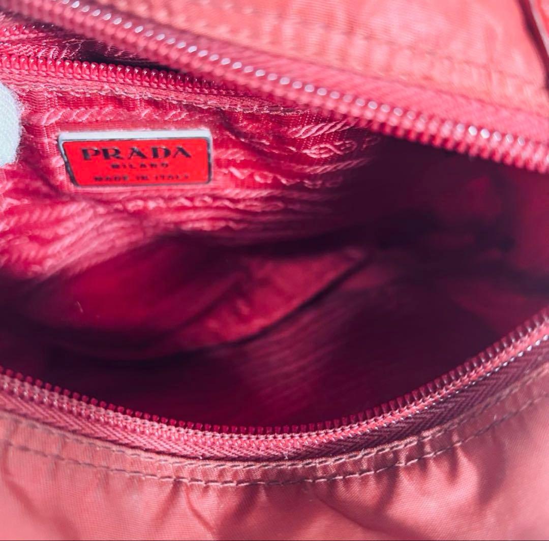 良品　PRADA　プラダ　ショルダーバッグ　ワンショルダーバッグ　赤　男女兼用