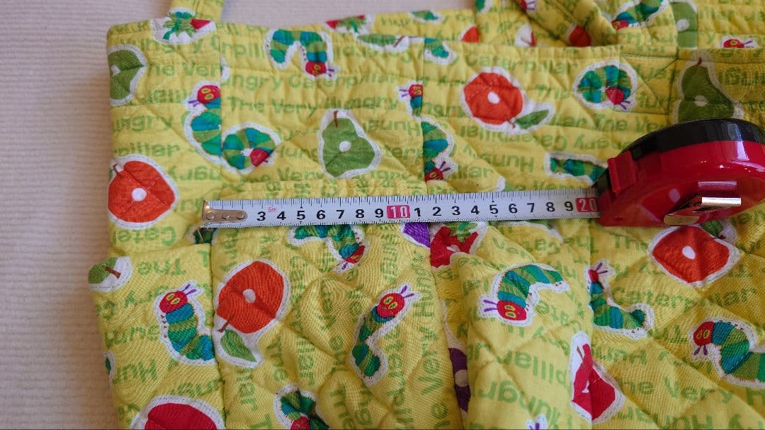 カラフルキャタピラー柄手提げバッグ