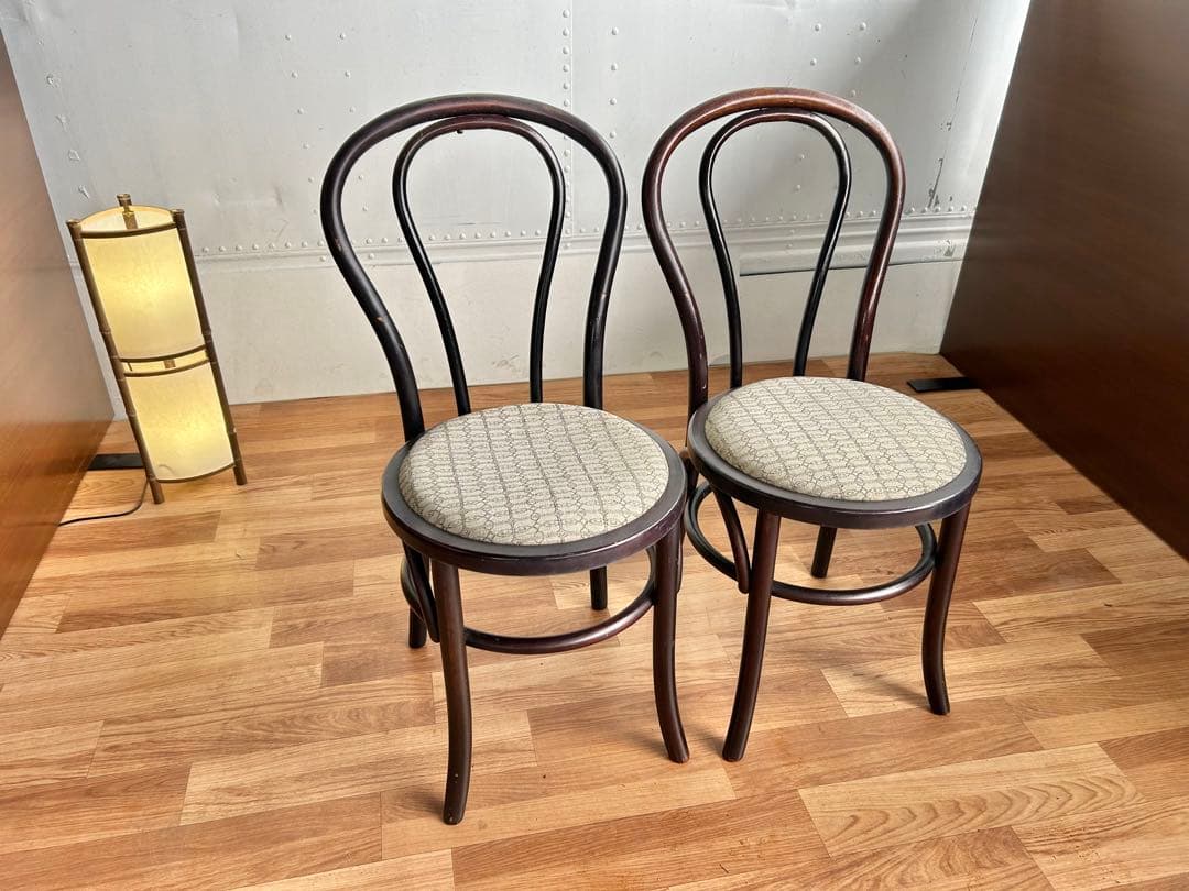 684 ウィンザーチェア 2脚　秋田木工風　ダイニングチェア　ナチュラル　a