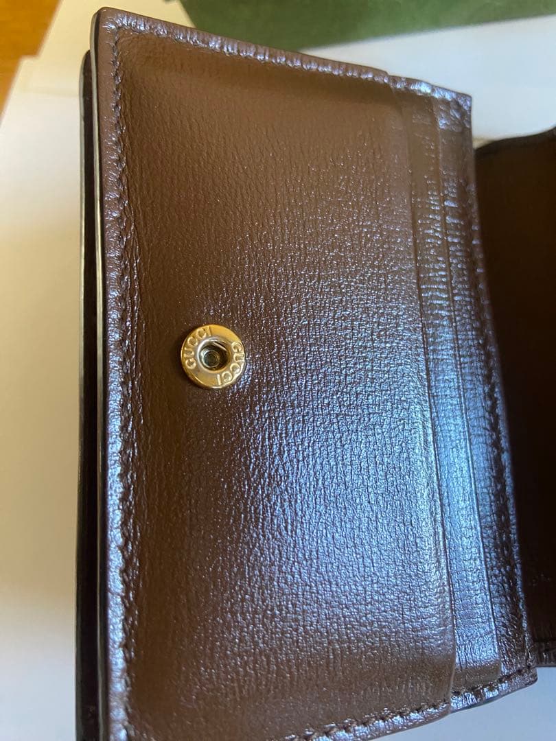 早い物勝ち‼️GUCCI バレンタイン限定‼️ハート型ロゴ 二つ折り財布