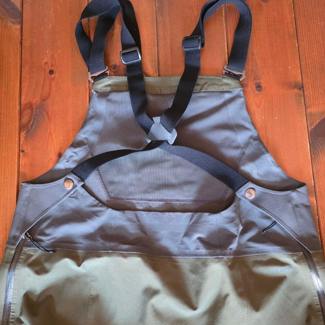 【パタゴニア】ビブパンツ スキーウェア スノーボードウェア (Mサイズ)