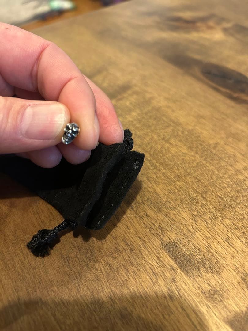 【ビルウォールレザー】スカルデザイン シルバーピアス 片耳用