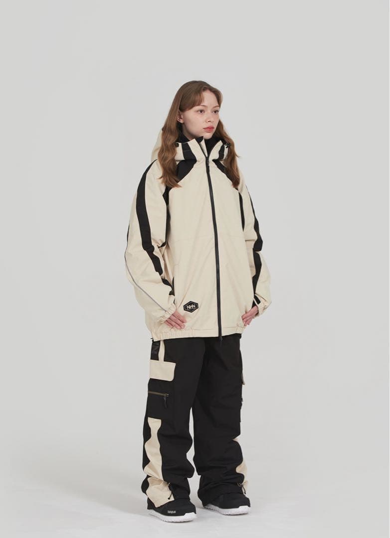 NNN(エンスリー)　スノーボードウェア　男女兼用　韓国