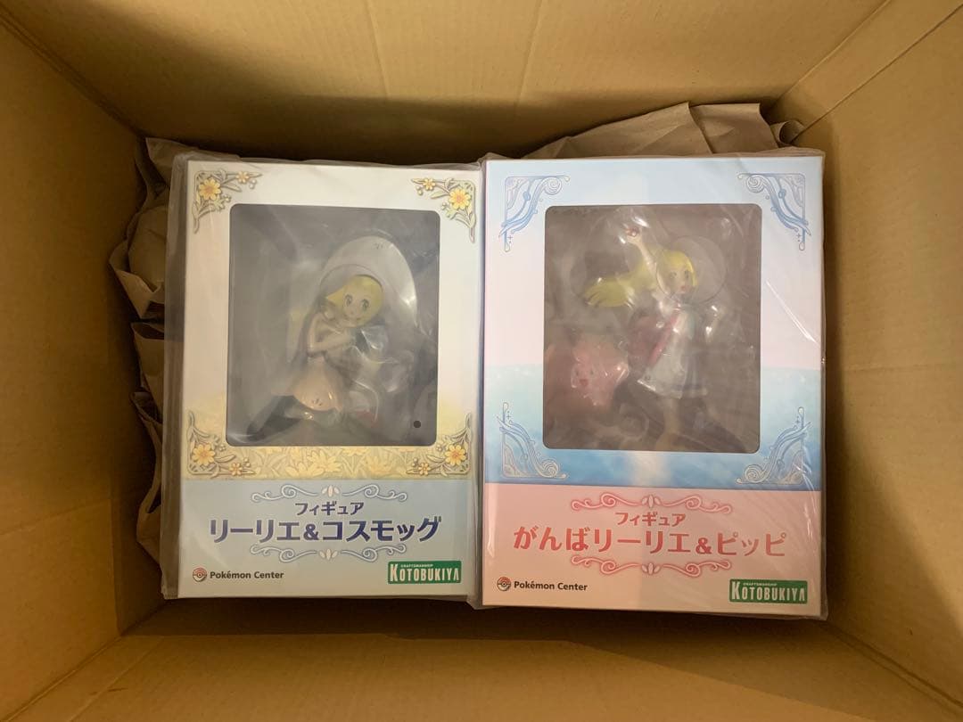 【2点セット】①リーリエ＆コスモッグ ②がんばリーリエ&ピッピ