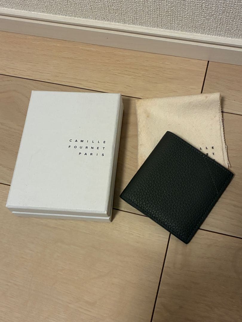 カミーユ・フォルネ　ウォレット　二つ折り財布　グレー