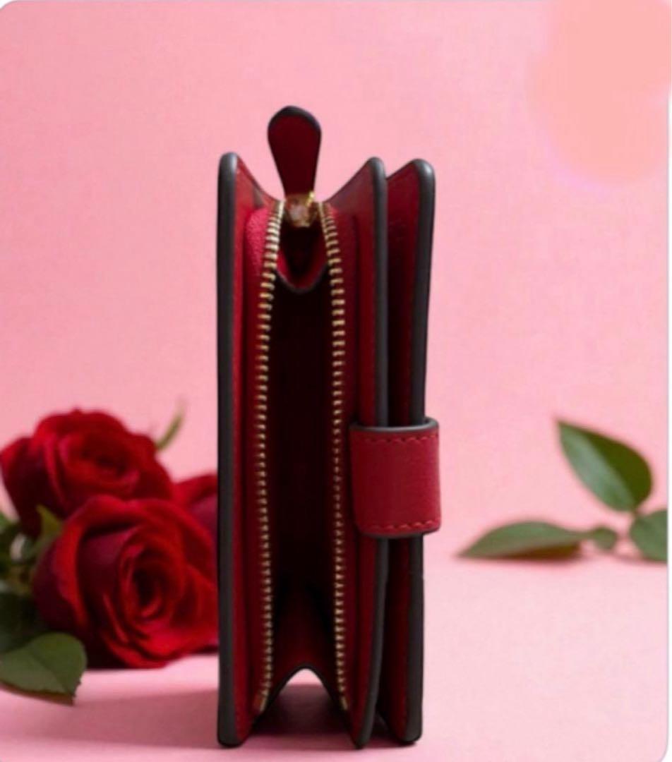 【新品】COACH ★二つ折り財布シグネチャー