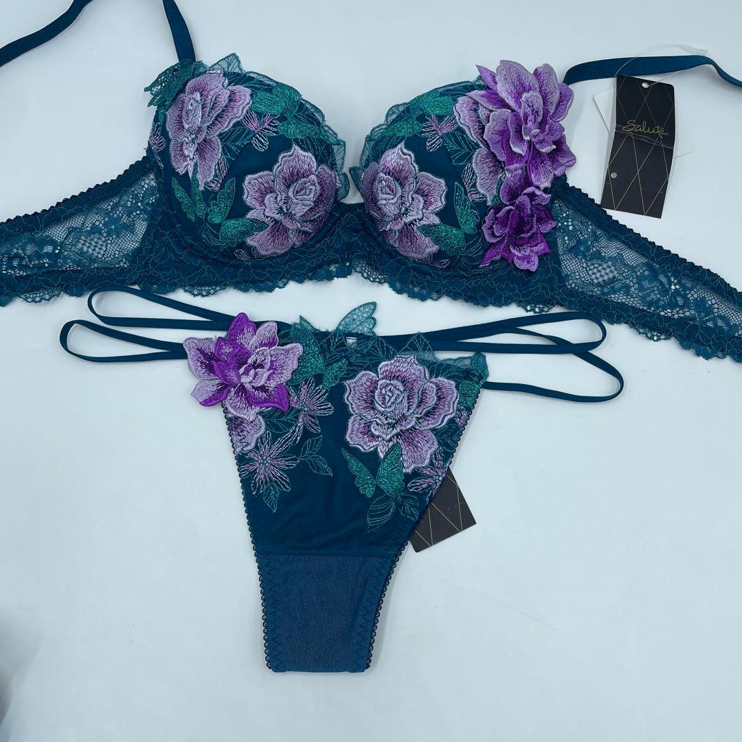 新品・タグ付き　ワコール　サルート８３G・ホリック　ブラジャーソングE70M