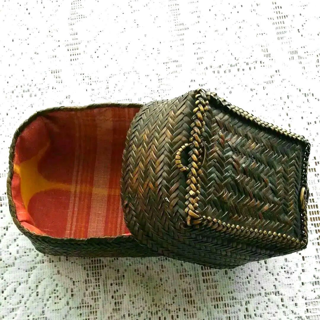 フィリピンアンティークかごの裁縫道具入れ