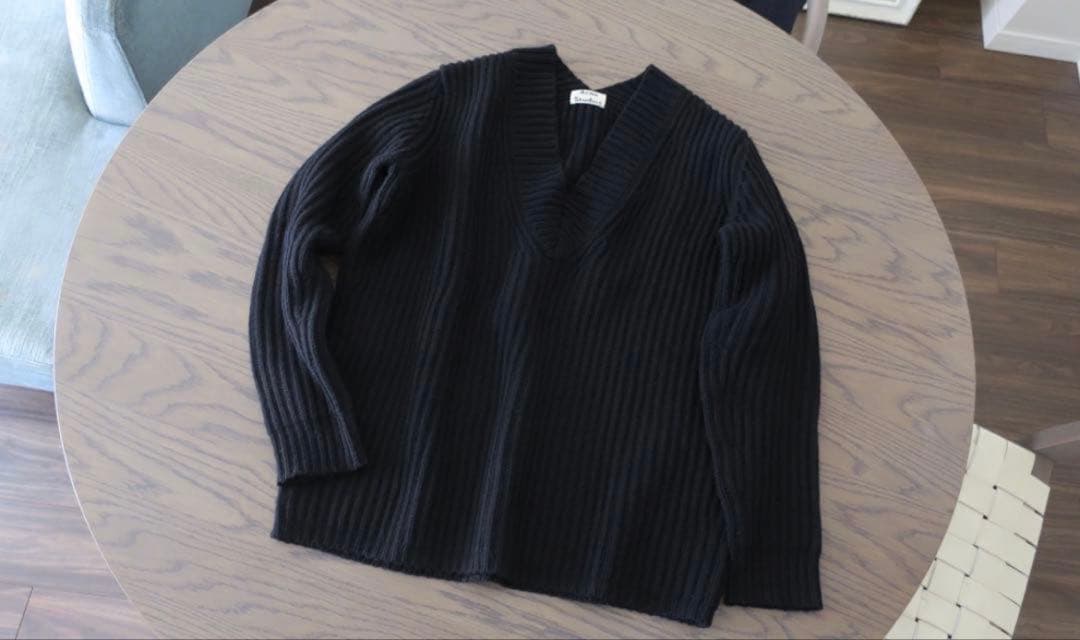 【美品】Acne Studies アクネストゥディオズ Ｖネックニット