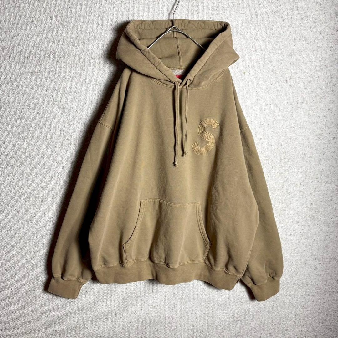 【人気デザイン】シュプリーム　パーカー　Sロゴ　刺繍ロゴ　プルオーバー　L