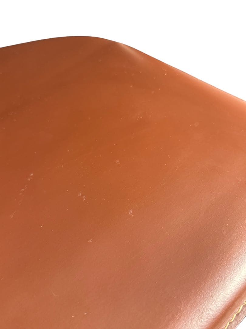 HR647 カリガリス　CICLADI 本革ダイニングチェア　レザーチェア