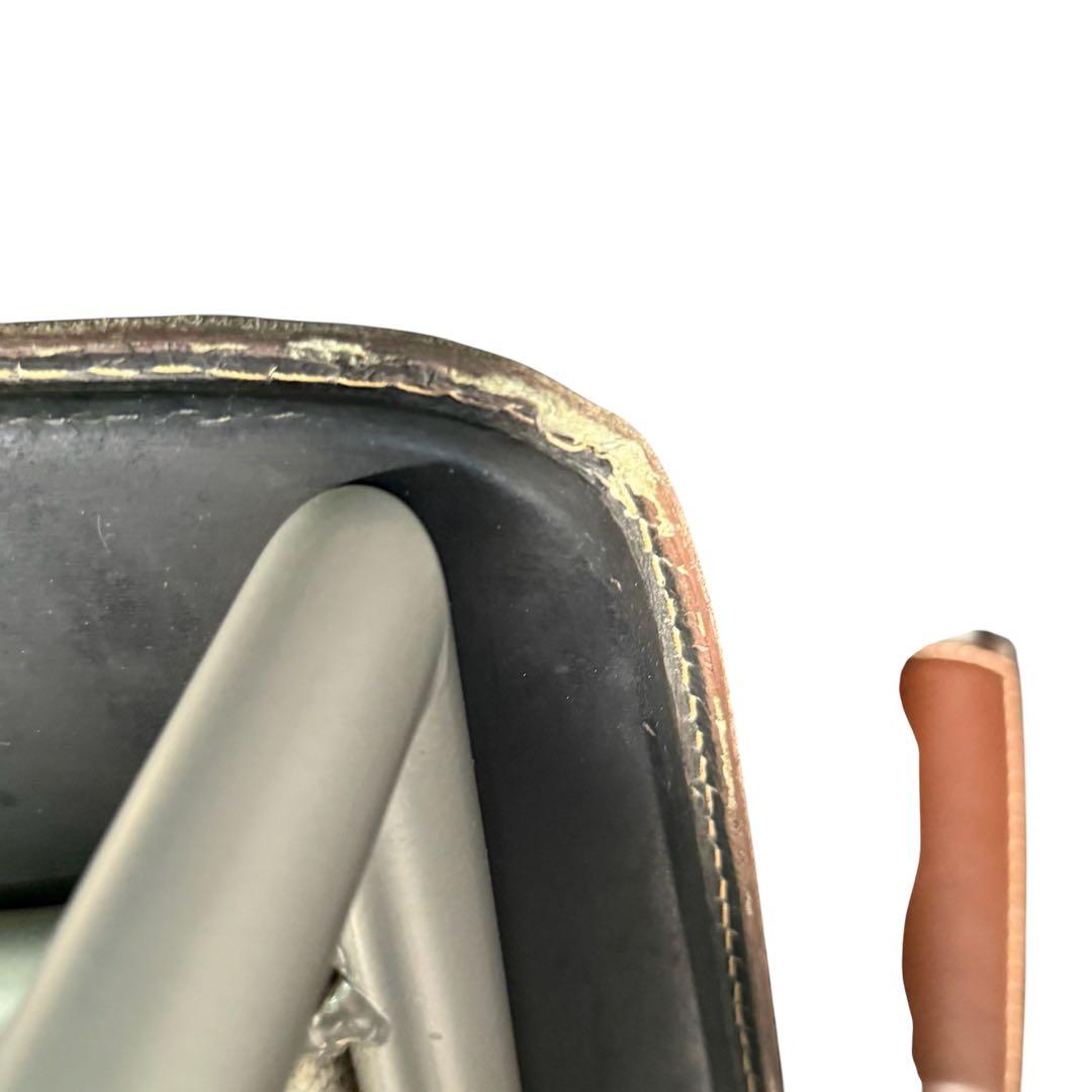 HR647 カリガリス　CICLADI 本革ダイニングチェア　レザーチェア