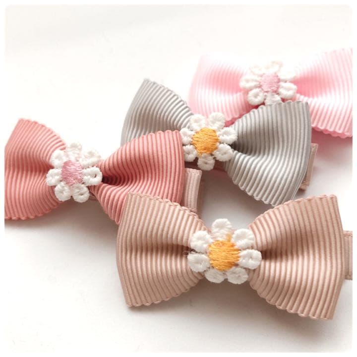オーダーメイド♡小花付きペタシャムリボン♡ ベビーヘアクリップ 赤ちゃんヘアピン