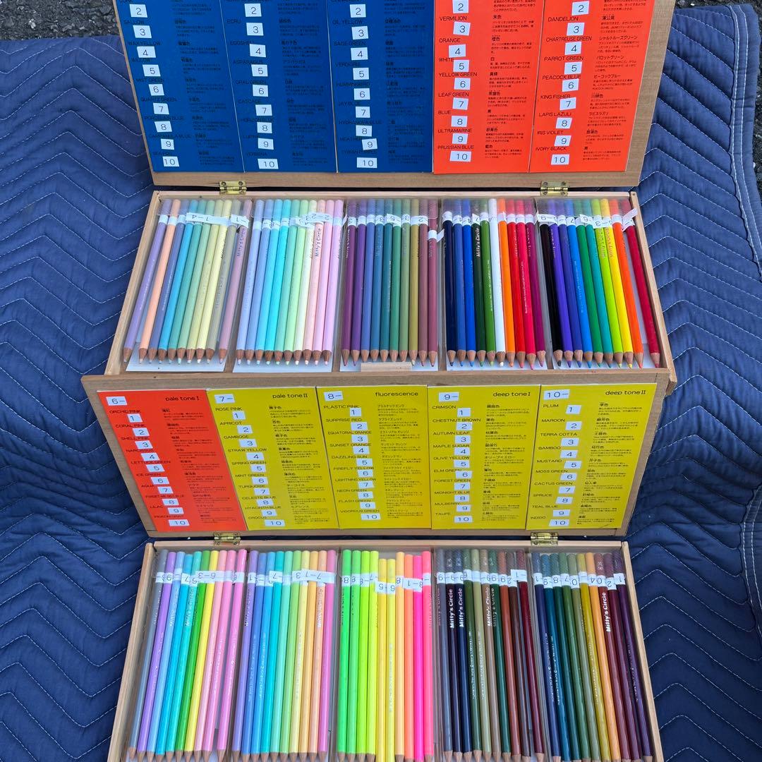 100色　色鉛筆