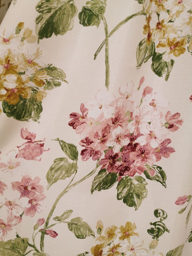 【ディズニー】厚地遮光カーテン・アジサイ「ふしぎの国のアリス」