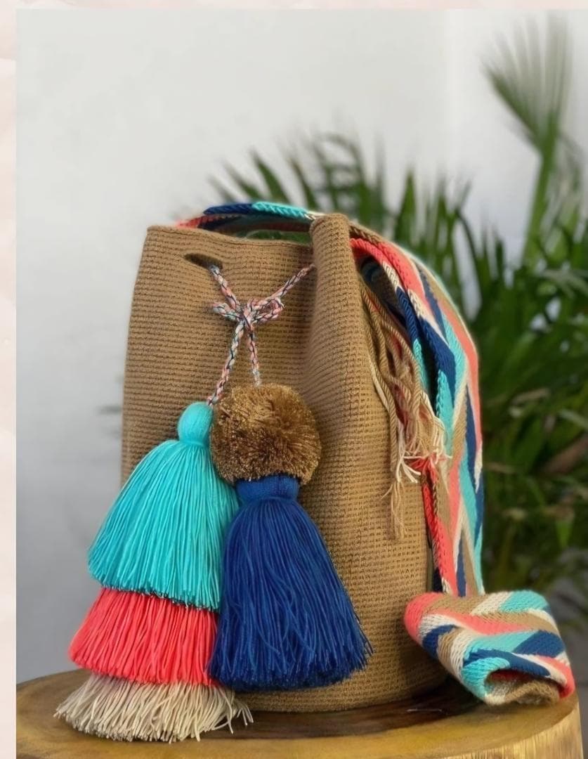 タッセル付きカジュアルバッグ