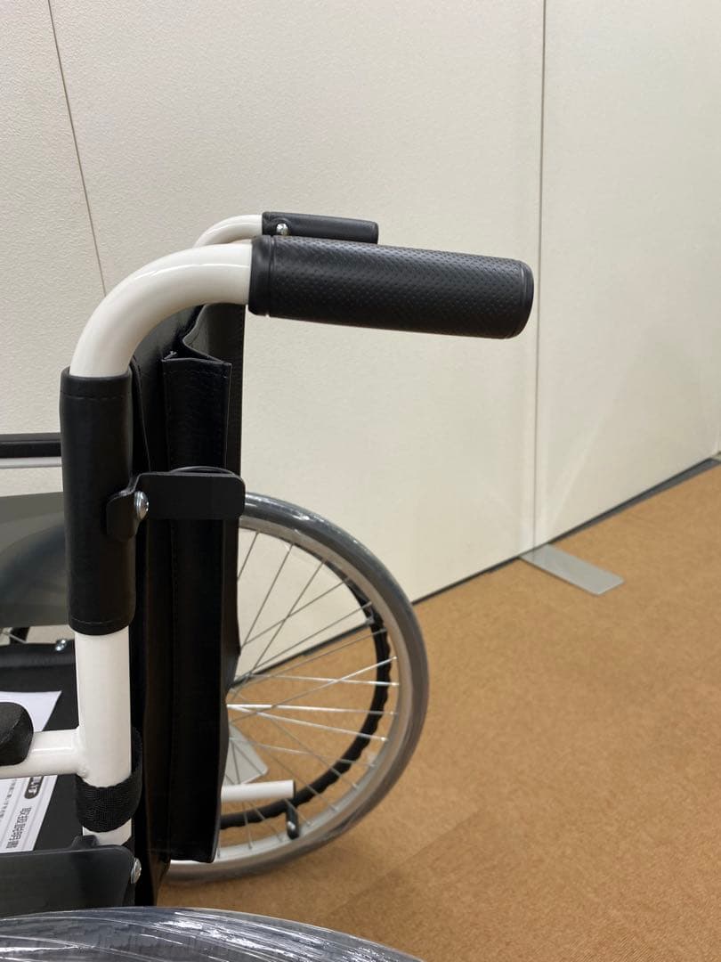 【新品・未使用】MIKI 自走用車椅子 VS-1　介護用車椅子　ハイポリマタイヤ