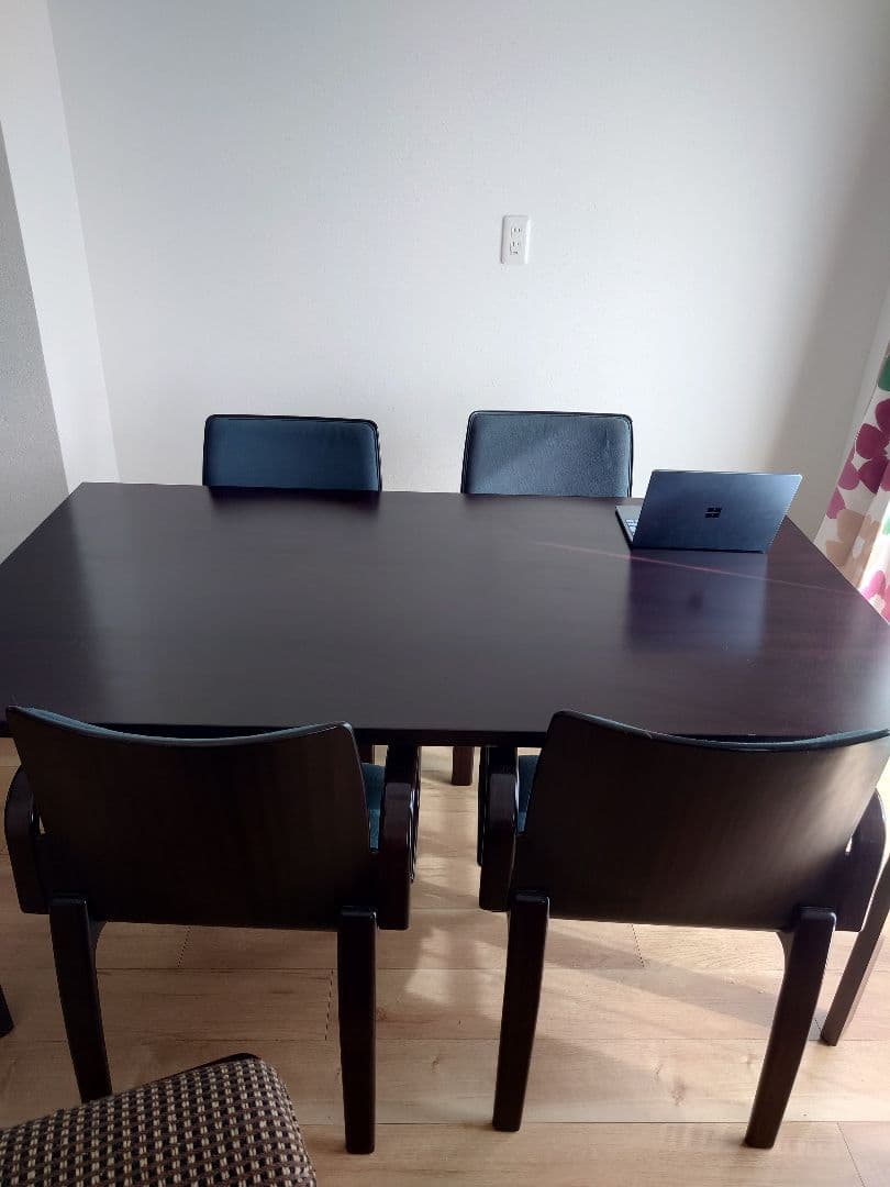 【お引き取り限定】天童木工 ダイニングテーブルと肘付き椅子4脚セット 貴重カラー