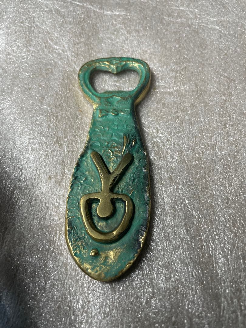 サンクチュアリの聖水　瓶蓋　栓抜き