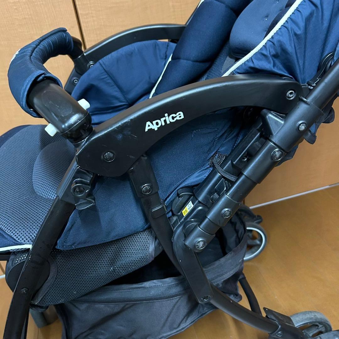 【美品 】アップリカ ベビーカー ラクーナクッションAB レザー調ハンドル