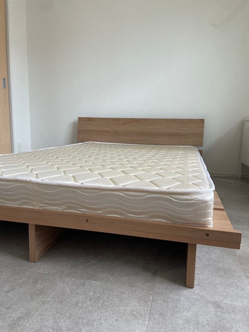 【美品】LOWYA 木目調ローベッド　セミダブル