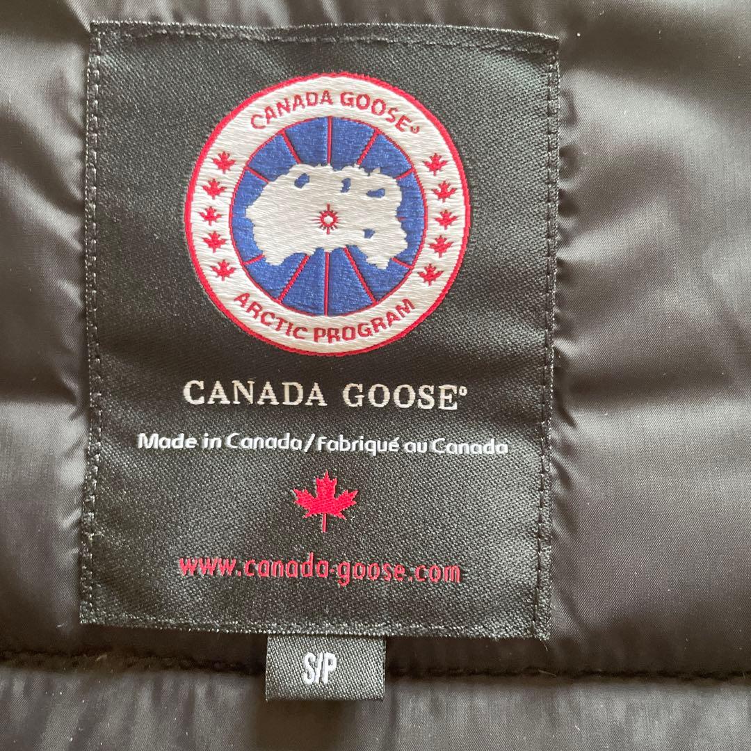 美品　  ブラックダウンベスト