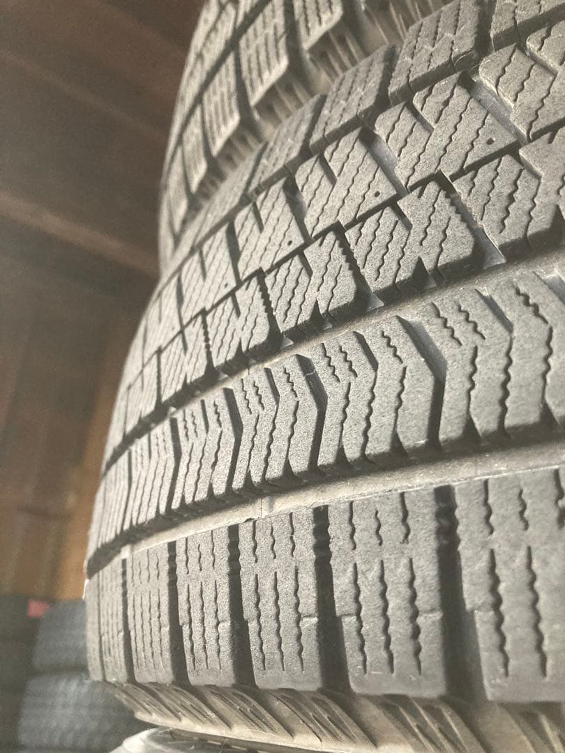 かっちゃん1。溝ありブリヂストンVRX2 195/65R15スタッドレス