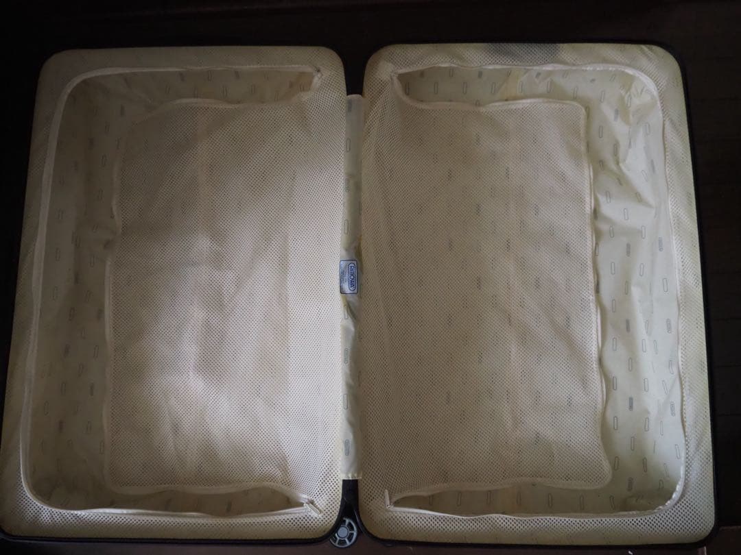 大幅値下げ！ 確実正規品 リモワ サルサエア ハワイ限定色 82L ※本体のみ