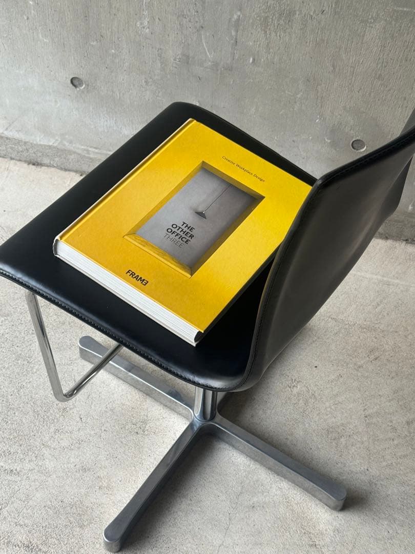 cassina ixc 「WOK 535」　本革　カウンターチェア