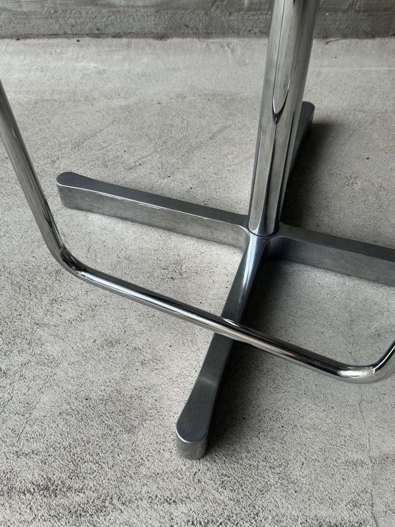 cassina ixc 「WOK 535」　本革　カウンターチェア