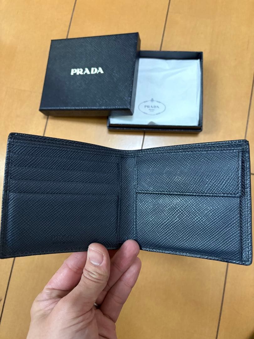 【美品】PRADA 二つ折り財布 ネイビー