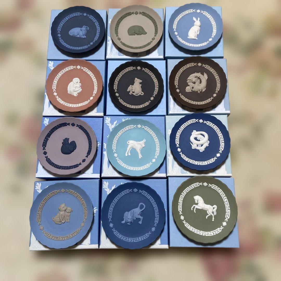 お値下げ‼️ウェッジウッド、イヤープレート12枚セット