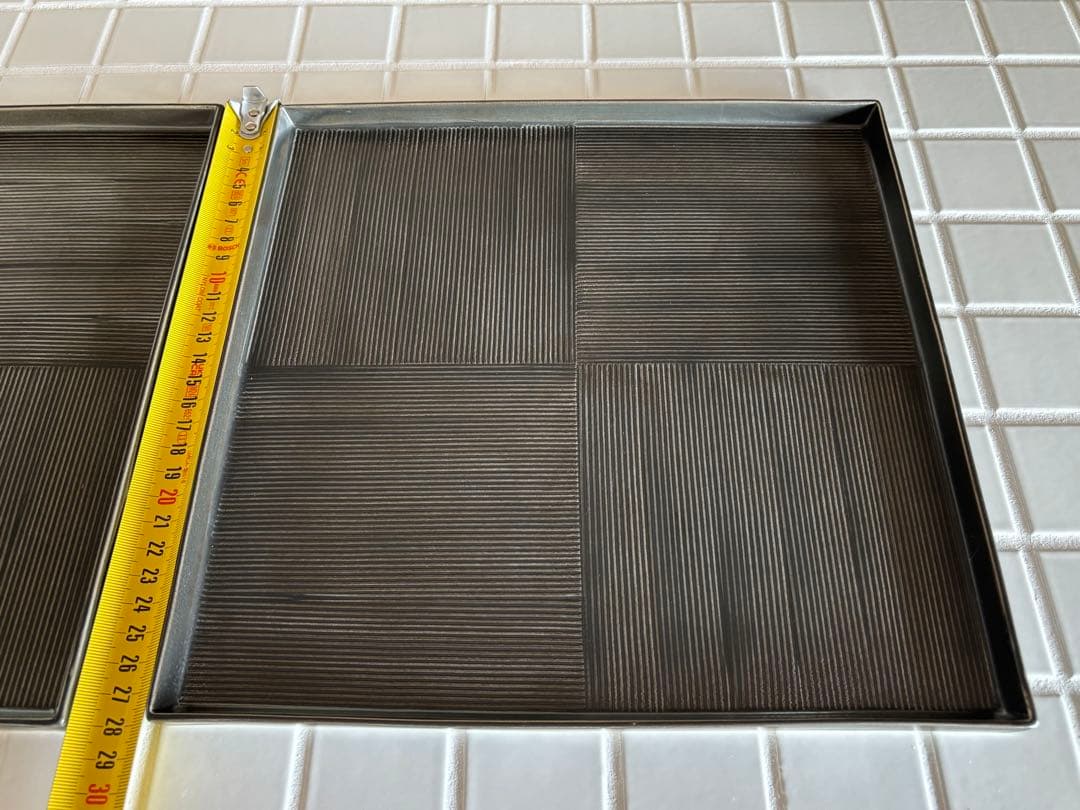 波佐見 【一真窯】 手彫スクエア 28cm （黒）2枚