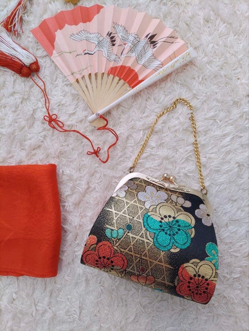 【 美品 】七五三　着物　女の子　7歳　セット　古典柄　ゴールド　赤　おしゃれ